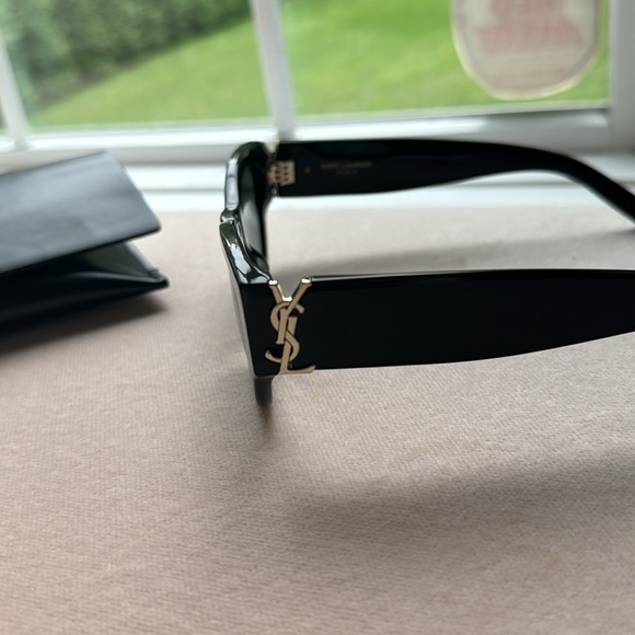 Saint Laurent SL M94 Sunglasses - Black - Picture 4 of 10